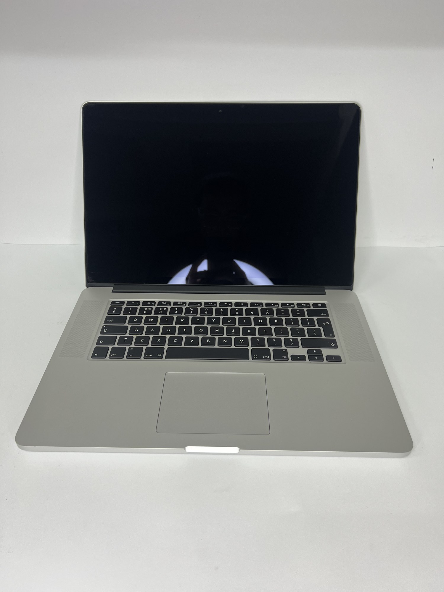 Apple MacBook Pro 15.4 Intel i7 16 GB / 256GB / Silver (A1398)