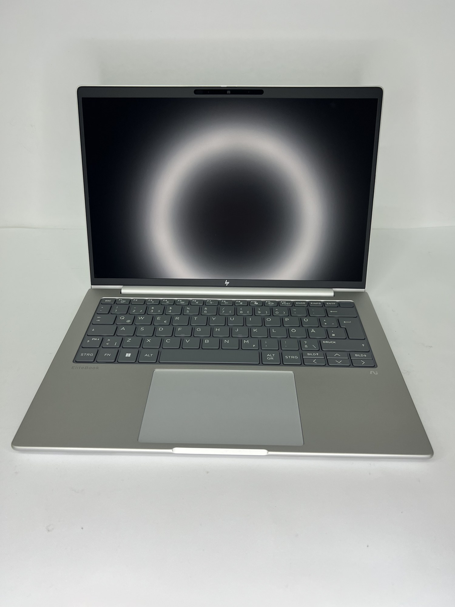 HP EliteBook 8 G1a 14 AI 32 / 5600Hz / 256GB / Silver (AX8Q2AV)