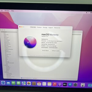 Apple MacBook Pro 15.4 Intel i7 16 GB / 256GB / Silver (A1398)