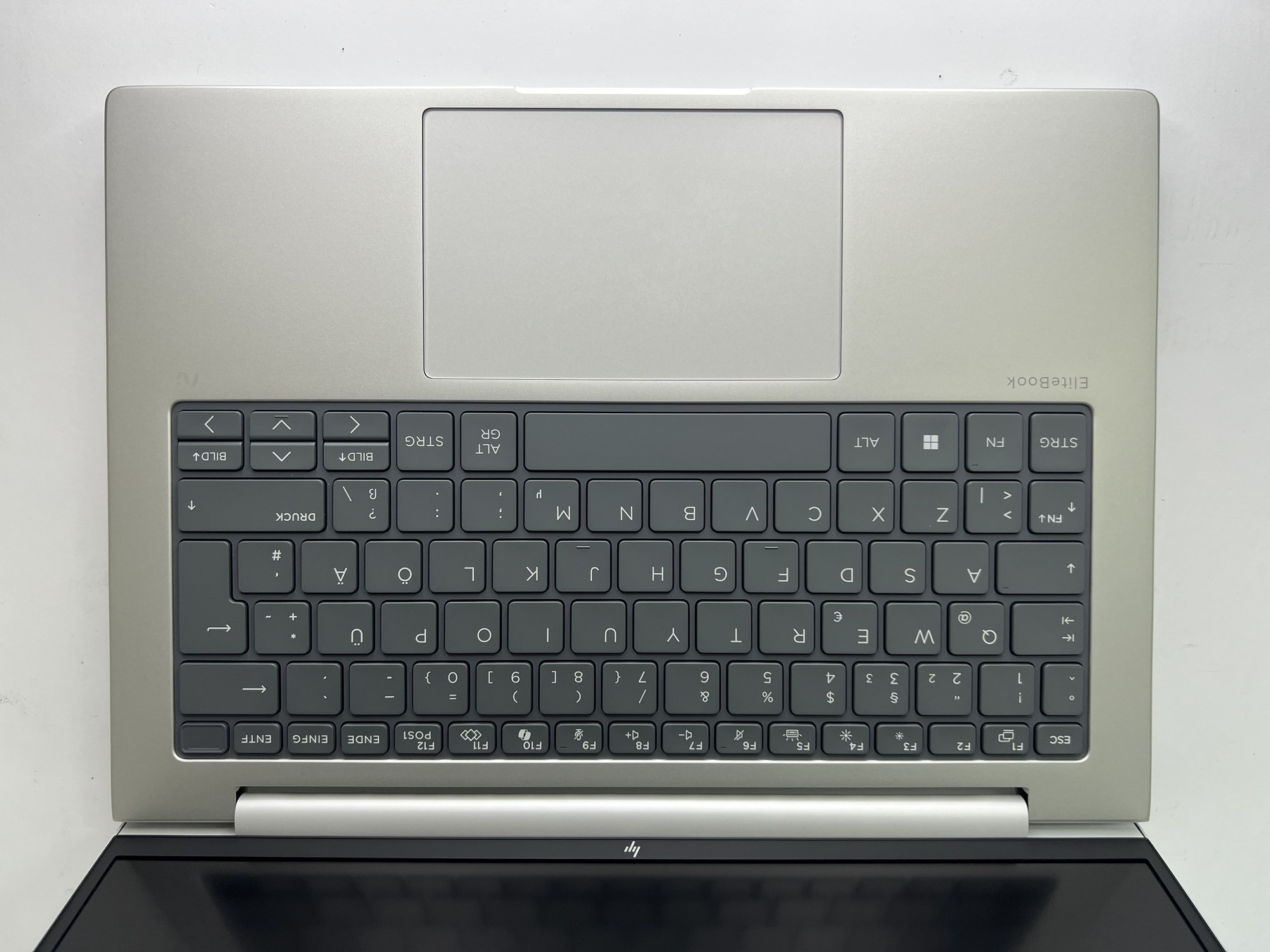 HP EliteBook 8 G1a 14 AI 32 / 5600Hz / 256GB / Silver (AX8Q2AV)