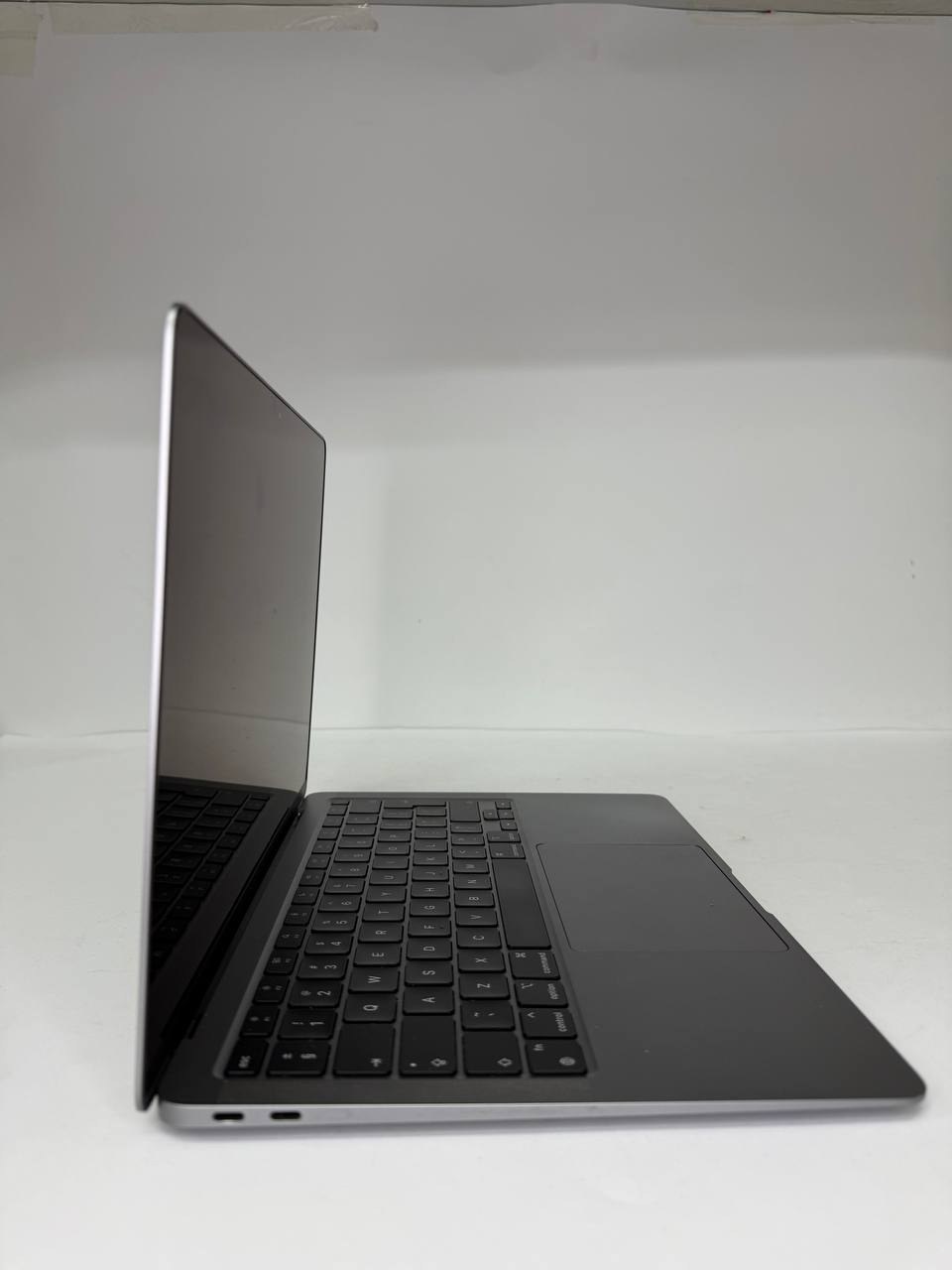 Apple MacBook Air 13.3 M1 8 GB / 256GB / Space Gray (A2337)