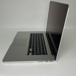 Apple MacBook Pro 15.4 Intel i7 16 GB / 256GB / Silver (A1398)