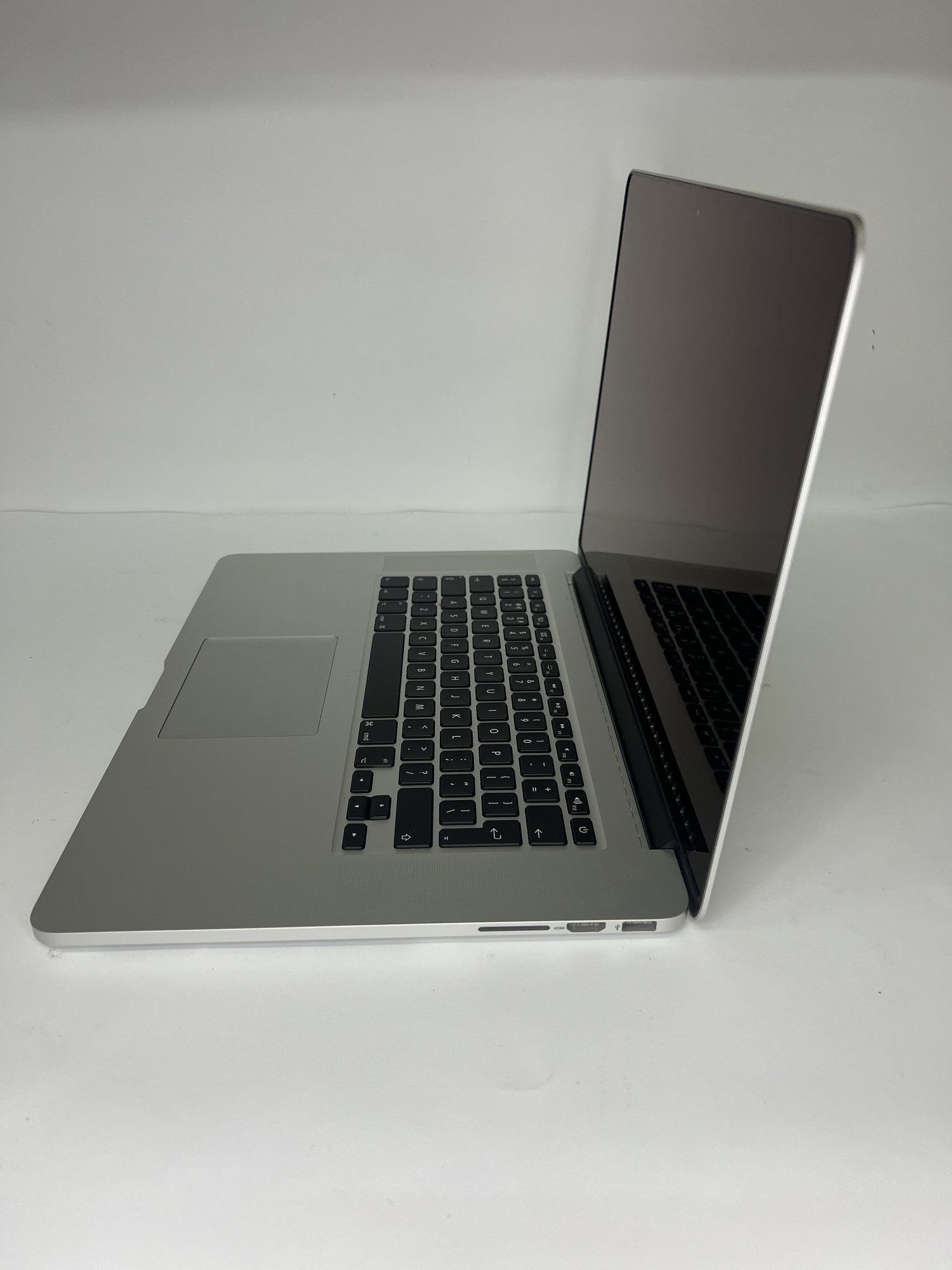 Apple MacBook Pro 15.4 Intel i7 16 GB / 256GB / Silver (A1398)