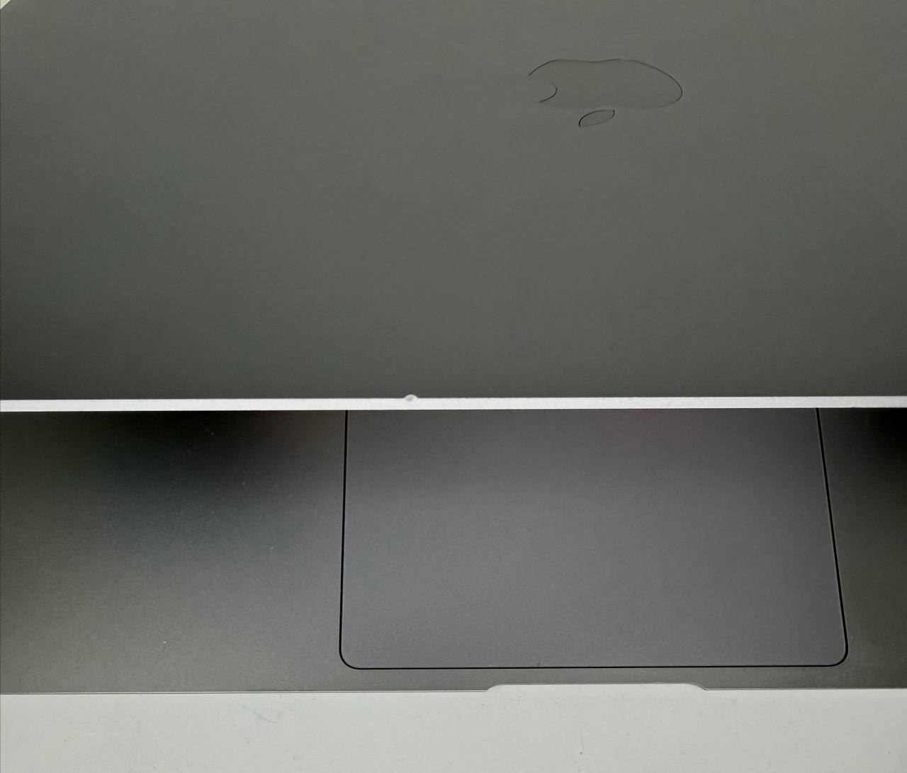 Apple MacBook Air 13.3 M1 8 GB / 256GB / Space Gray (A2337)
