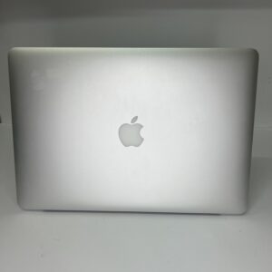 Apple MacBook Pro 15.4 Intel i7 16 GB / 256GB / Silver (A1398)